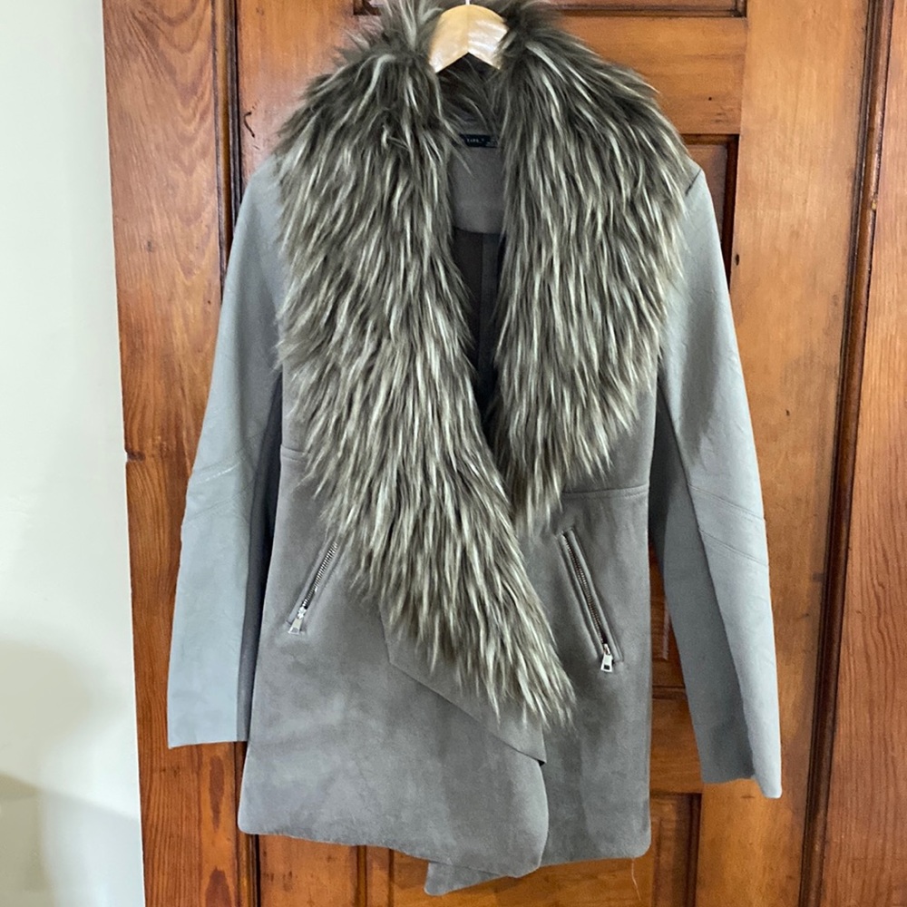 Leather jacket with removable faux fur